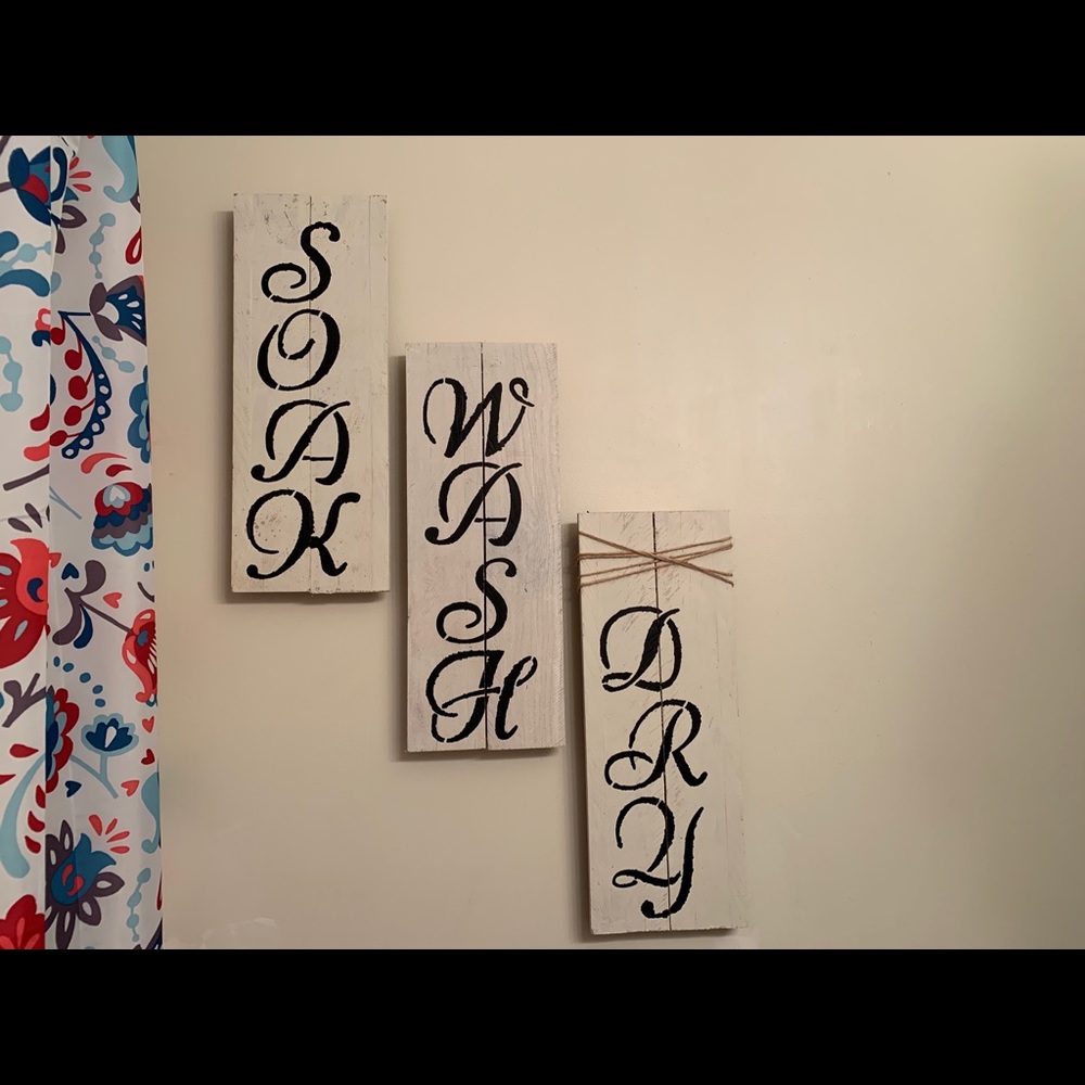 Pallet decoration signs